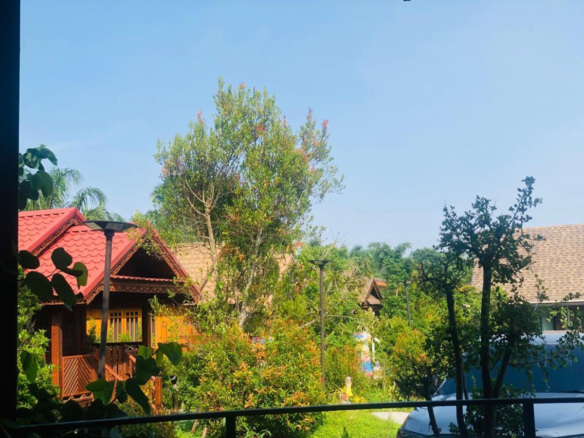 Kob Suk Resort K7 , K10 Sichon Bagian luar foto