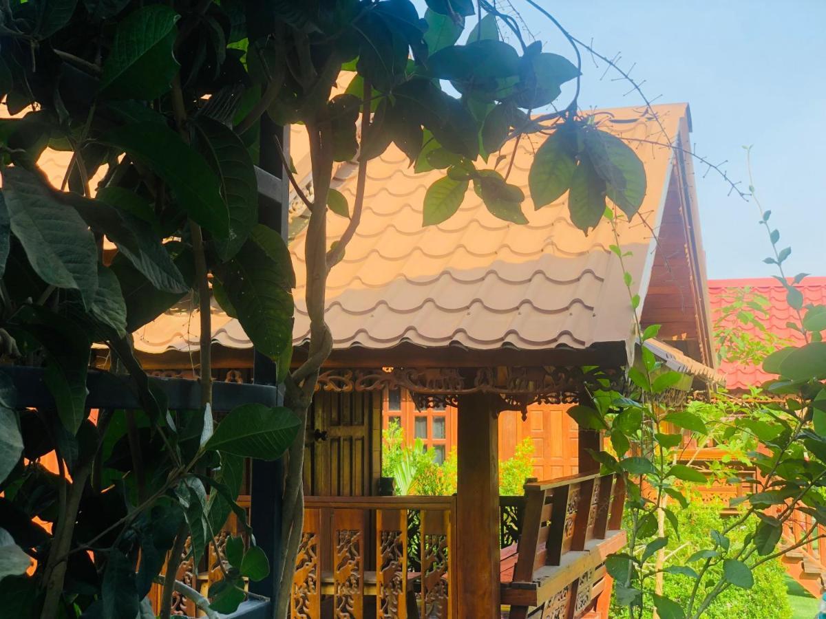Kob Suk Resort K7 , K10 Sichon Bagian luar foto
