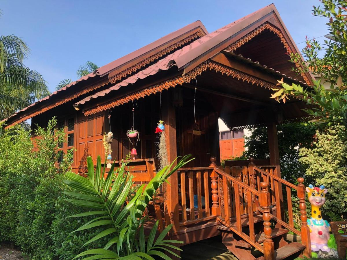 Kob Suk Resort K7 , K10 Sichon Bagian luar foto