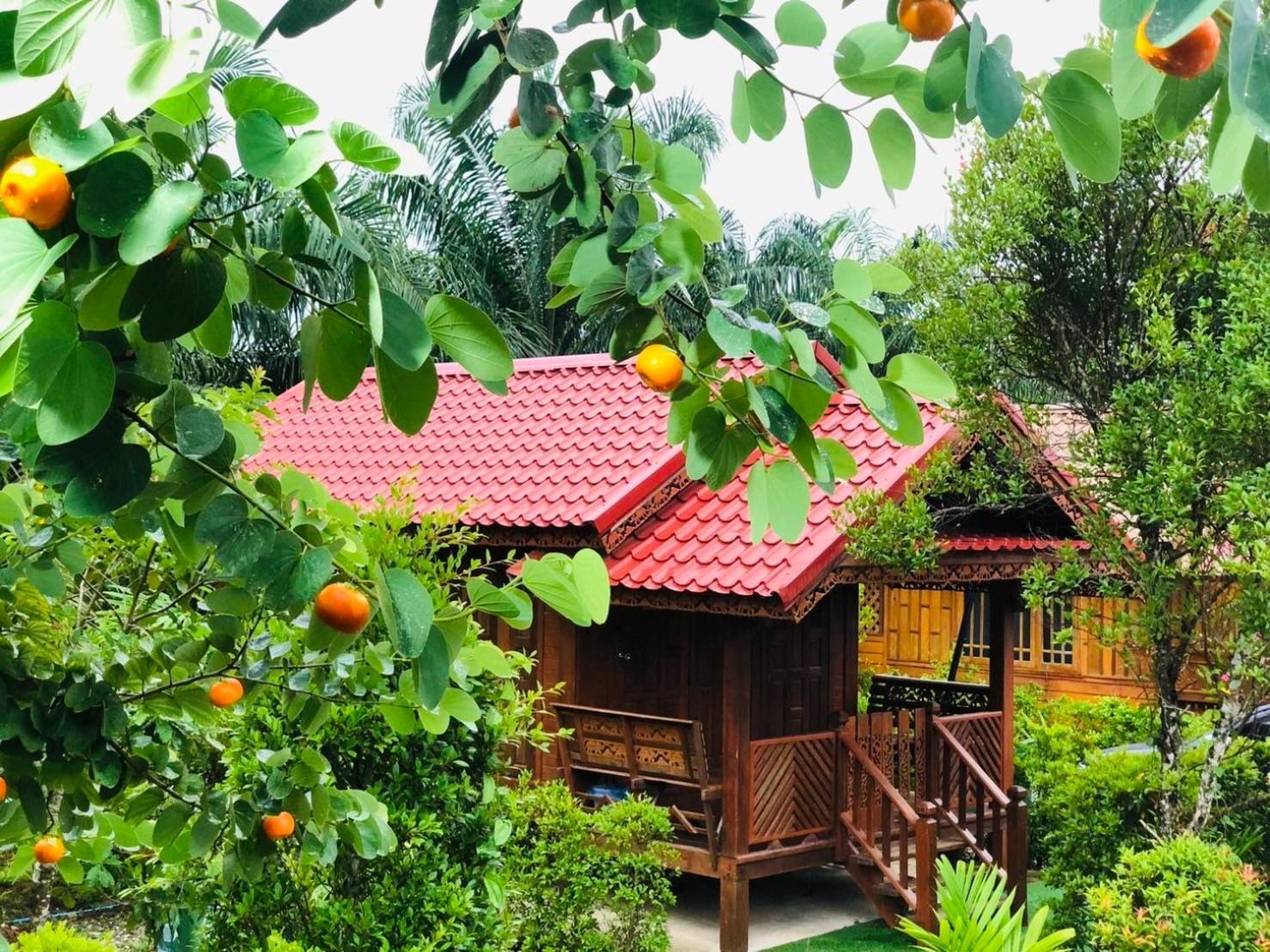 Kob Suk Resort K7 , K10 Sichon Bagian luar foto